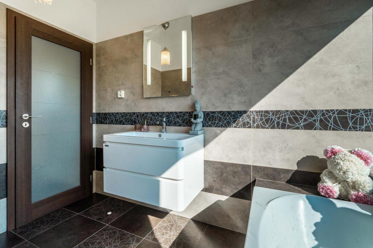 Cozy Terraced House With Infra Sauna And Parking *